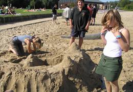 Zandkstelen bouwen aan De Plas